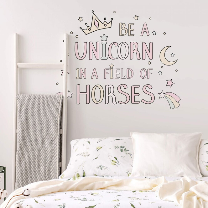 Wandtattoo Kvilis - Schriftzug Be a unicorn in a field of horses