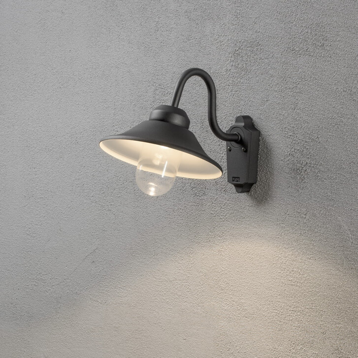 Moderne LED Wandleuchte Vega aus Aluminium in schwarz und Glas in klar, dimmbar. Handmade - CL108327